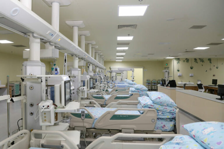 从电气角度出发，医院中的场所分类有哪些？